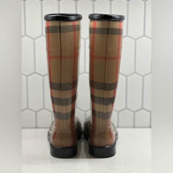 Burberry house check tall rain boot - Picture 2 of 10